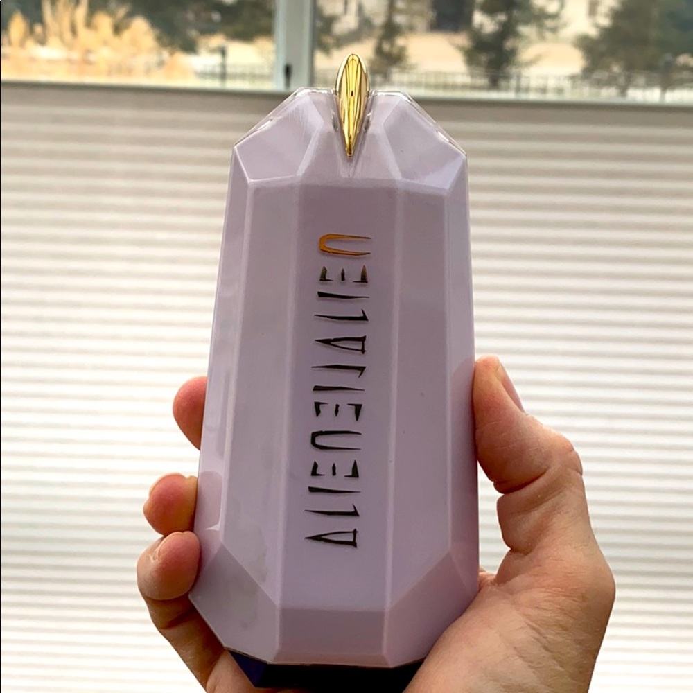 Alien body lotion